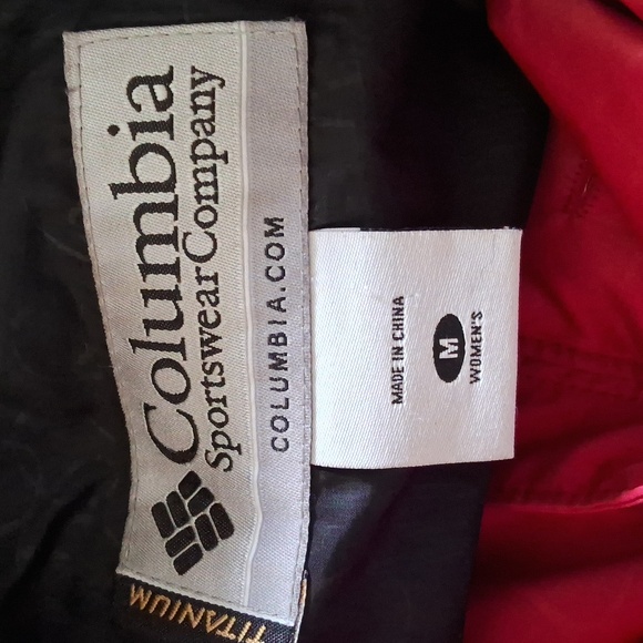 Columbia titanium women's size medium red puffer jacket - Picture 3 of 4